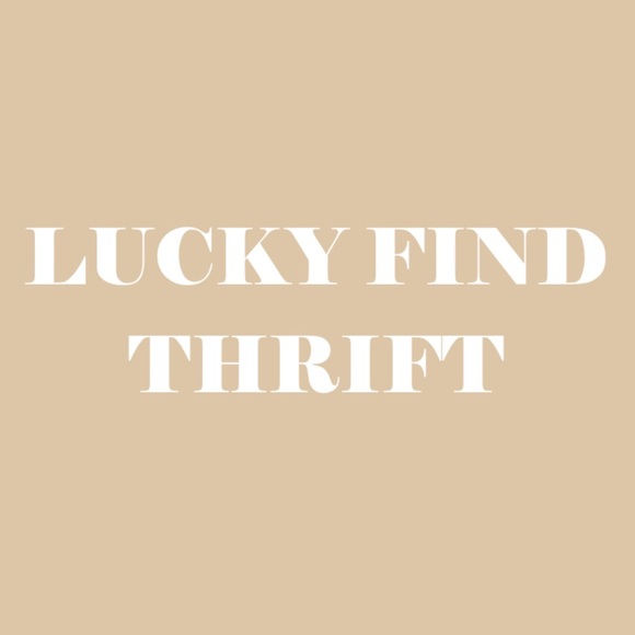 Meet your Posher, Carly - Picture 1 of 1